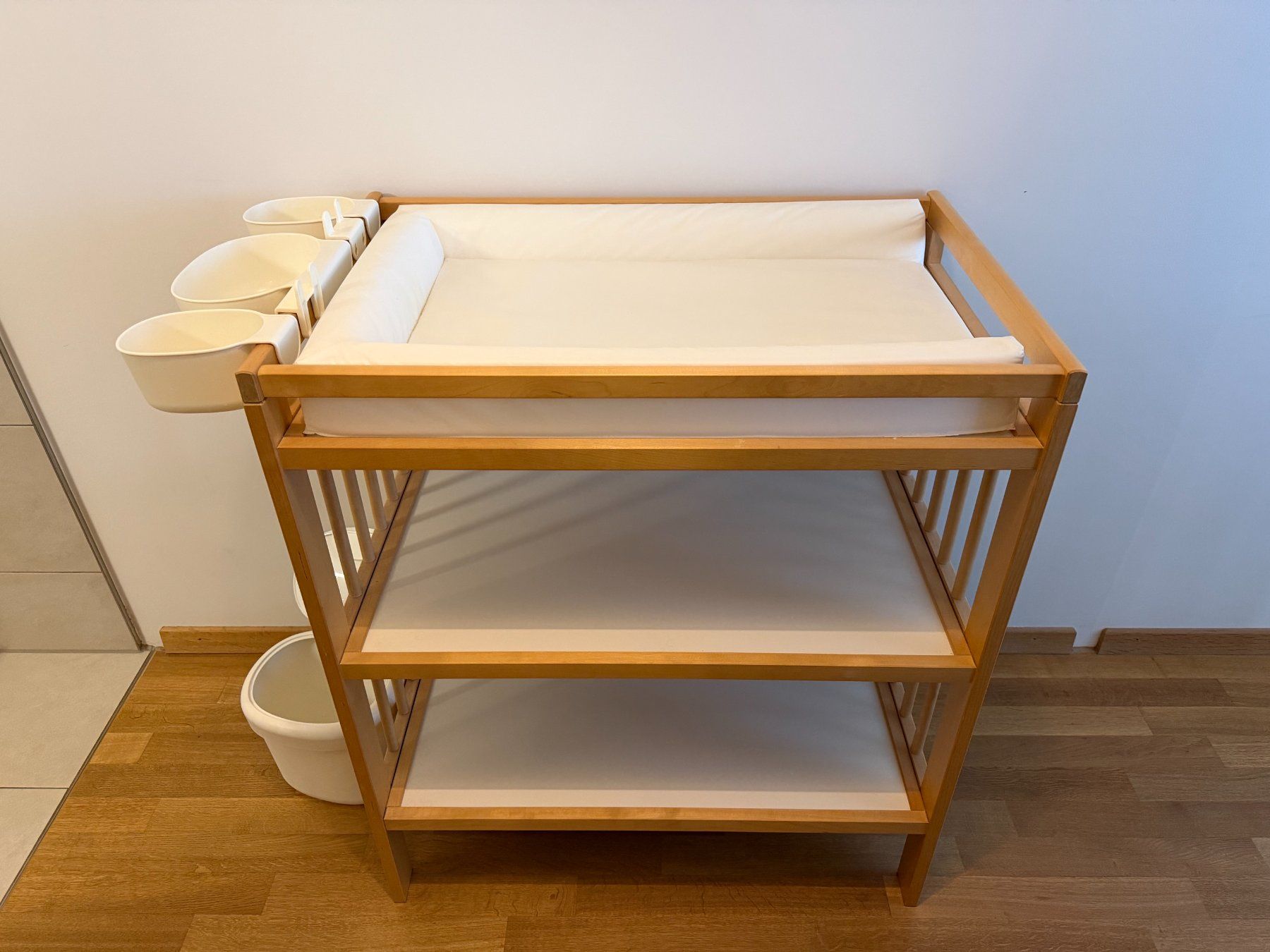 Ikea Fasciatoi & Accessori: Wickeltisch Ikea mit zwei Tablaren – Usato da Zürich venduto da and7135
