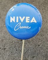 V409 - Alte Werbe Nadel NIVEA Creme