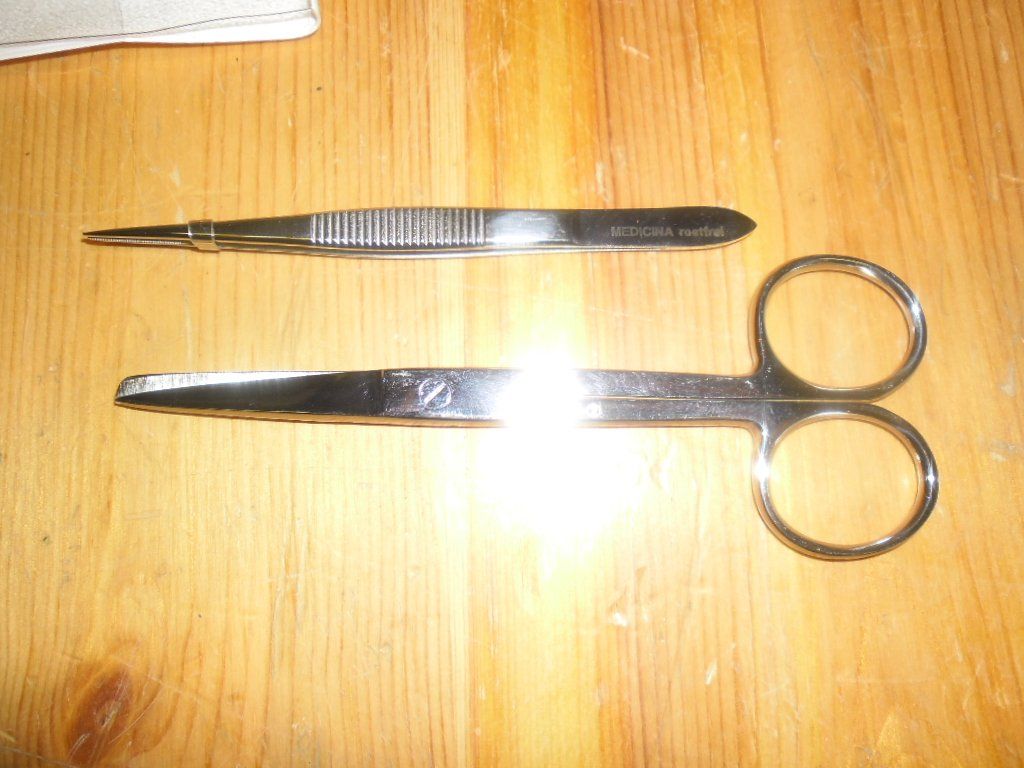 Kit di pronto soccorso: Set - Verbandschere und Pinsette – Nuovo e nell'imballaggio originale da Büren SO venduto da omsa 1