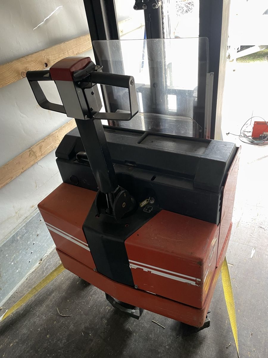 Ameise Gabelstapler & Hubwagen: ameise mit ballen dorn – Gebraucht aus Weiningen ZH von tobiasg 3