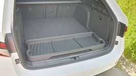 Skoda Superb Gepäckraum Wanne Kofferraum Abdeckung