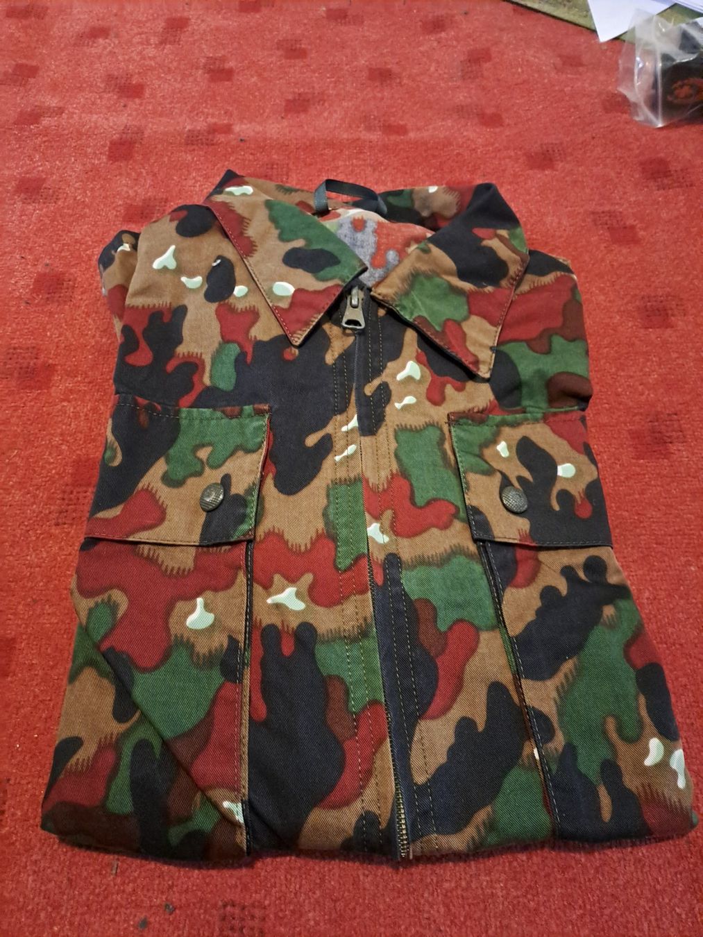 Schweizer Armee Uniformi: Tarnjacke 83, Neuwertig ,   Grösse 52 – Usato da St.Gallen venduto da Infanteriewerk