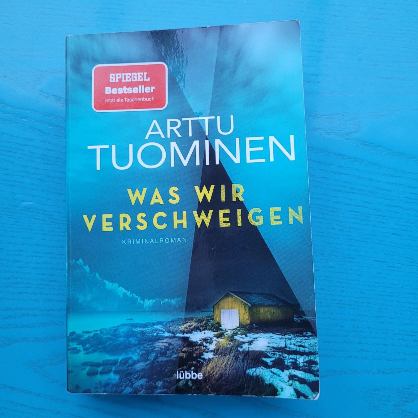 Bücher: Arttu Tuominen- Was wir verschweigen – Gebraucht aus SCHÜBELBACH von CoKaHa