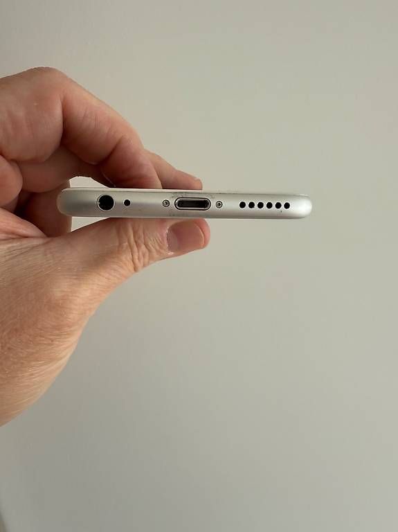 Portables: iPhone 6s 64GB Silver – D'occasion à Au ZH par pmeile 4