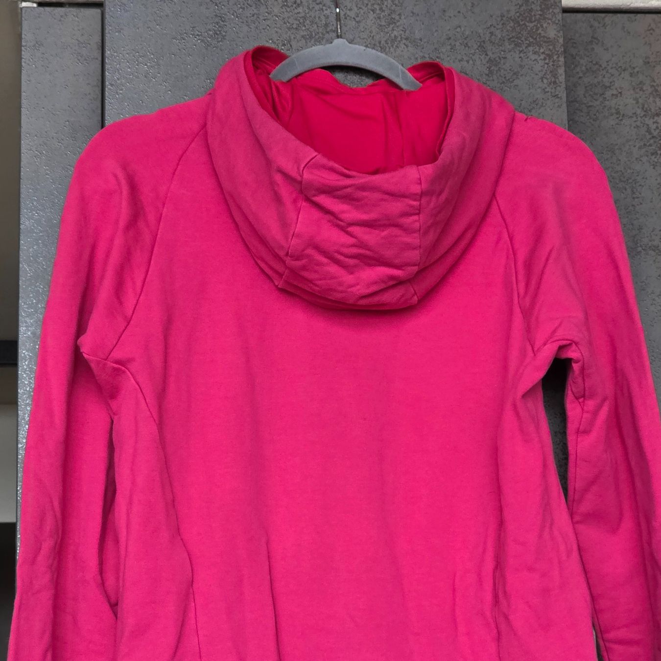 Arcteryx Pullover & Sweatshirts: 🐸 ARCTERYX HOODIE M PULLOVER PINK – Gebraucht aus Môtier (Vully) von Frogs 7