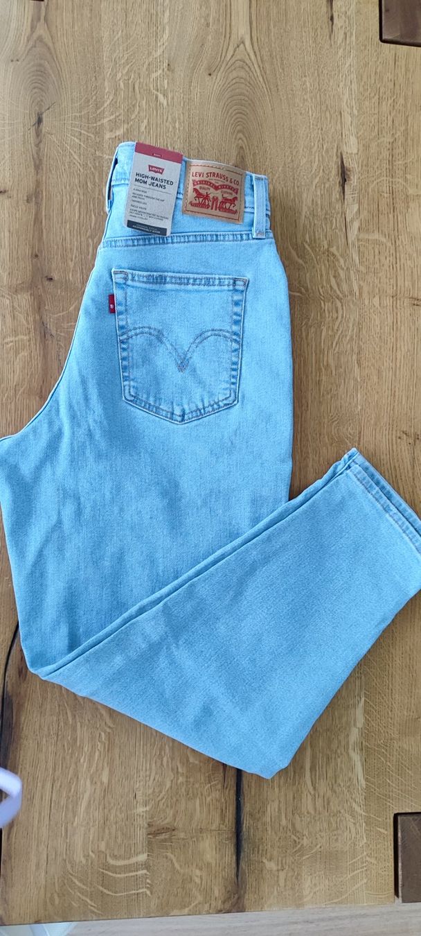 Levi's Jeans: Levis Mom Jeans neu29/27 – Nuovo e nell'imballaggio originale da Chur venduto da djovanna