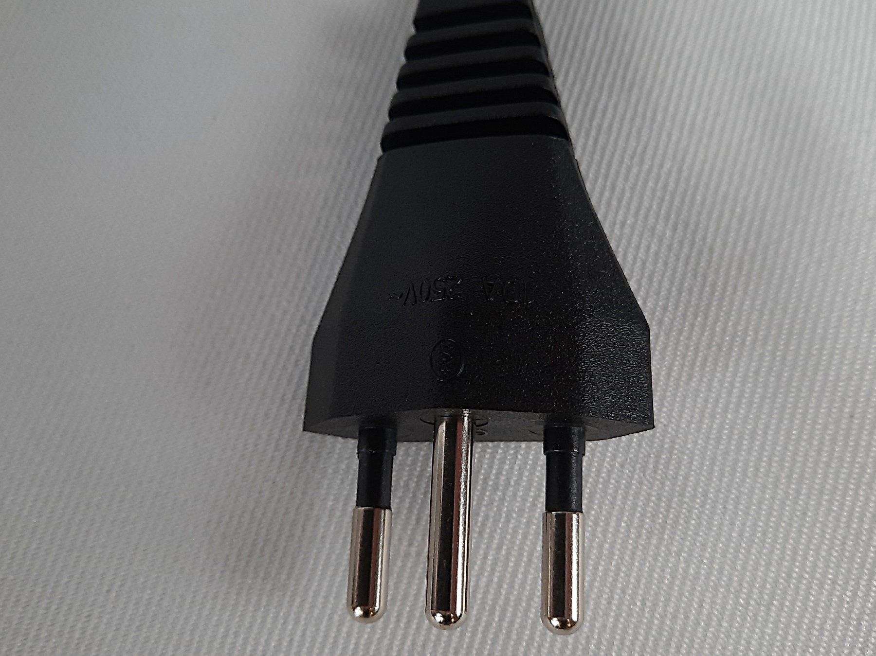 Cavi: LINDY IEC-Netzkabel 2 Meter – Nuovo (secondo la descrizione) da Beinwil am See venduto da Restwert_Beinwil 2