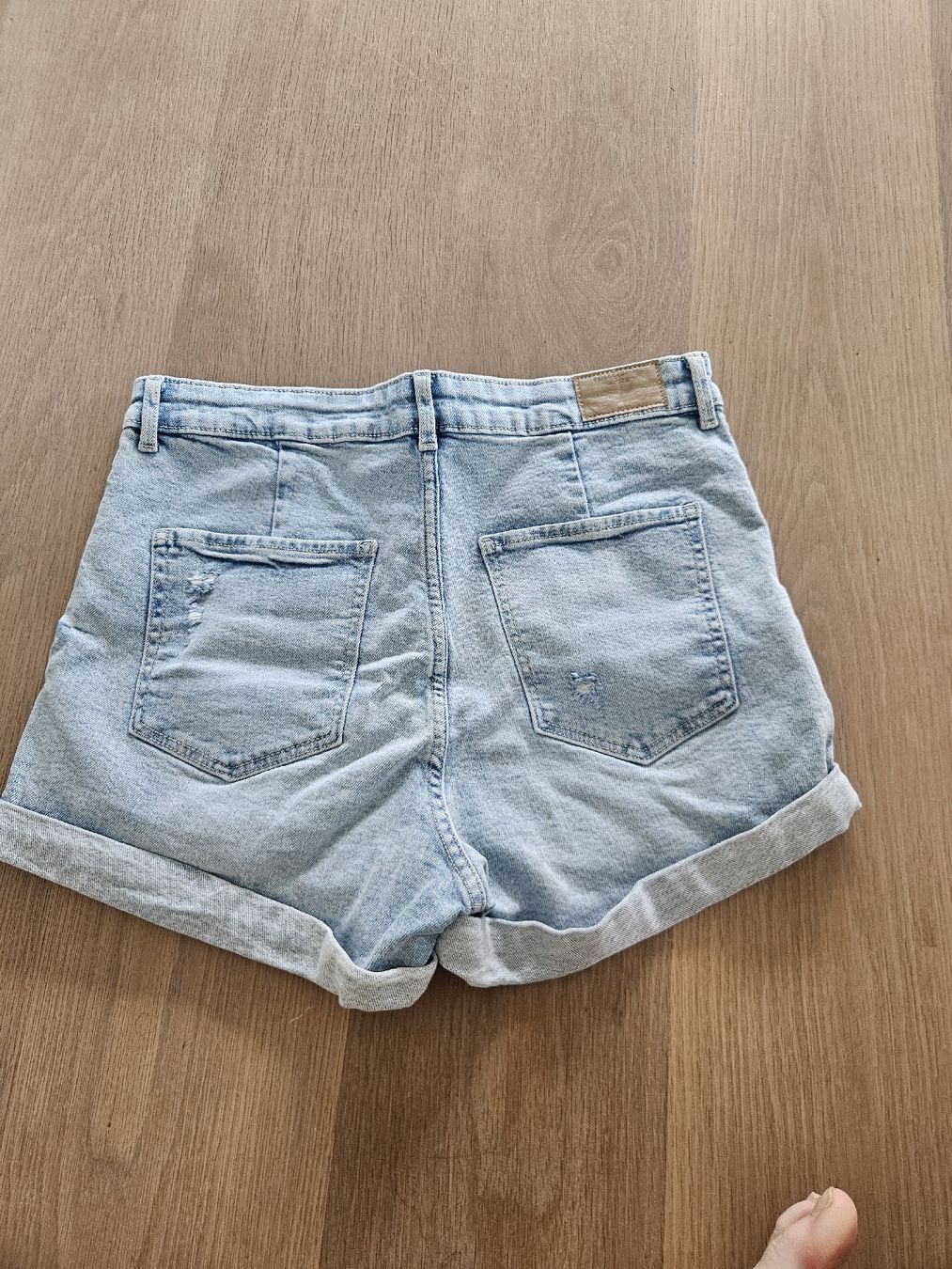 Bershka Pantaloni: Shorts Bershka Grösse 42 hellblau – Usato da Rüschlikon venduto da zzz1234 1