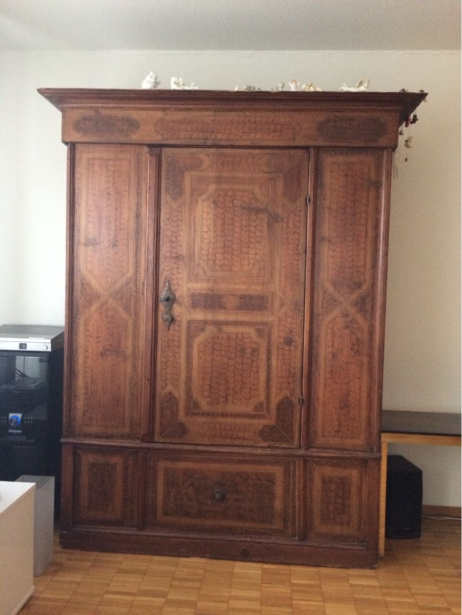 Armadi: Antiker Schrank, Massivholz, – Usato da Aarau Rohr venduto da den_6fbv