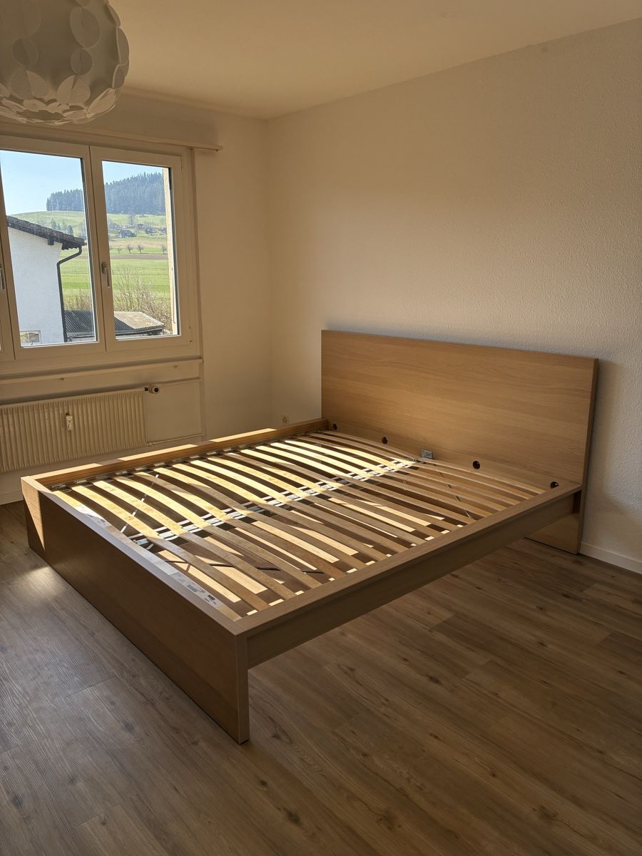 Betten: IKEA Bett Malm 180x200 inkl. Lattenroste  – Gebraucht aus Konolfingen von Vienna25