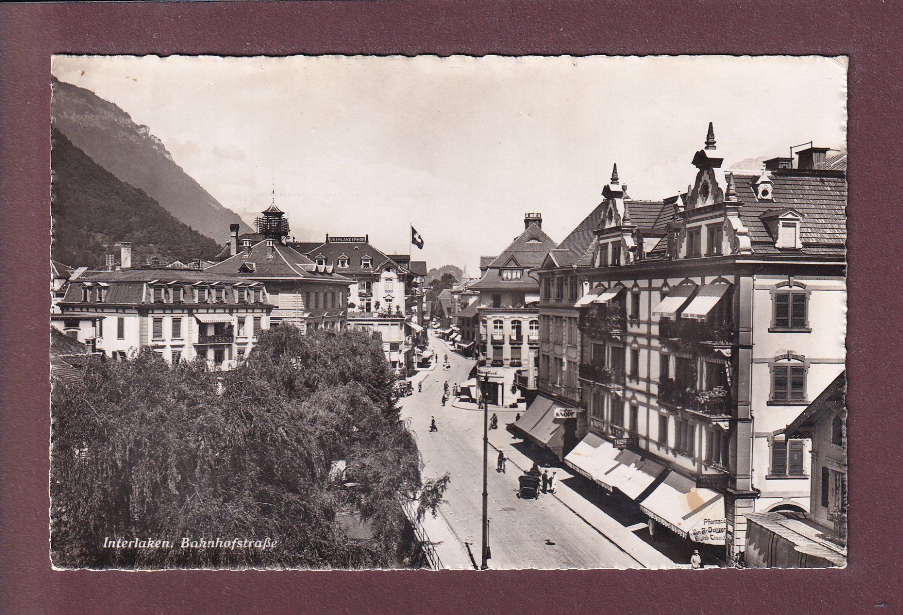 Cartes postales: INTERLAKEN - Bahnhofstrasse – D'occasion à Pully par nicecards
