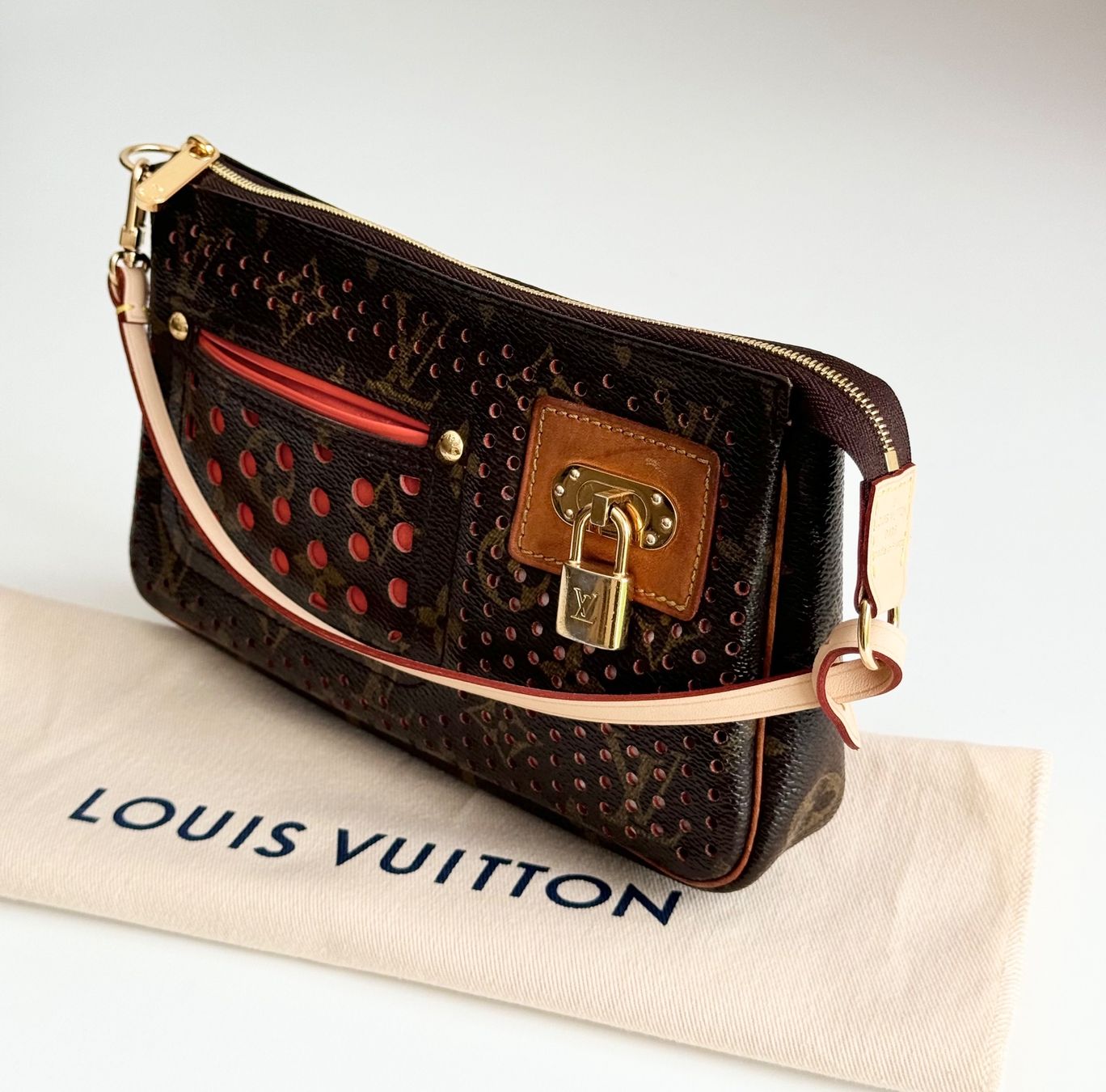 Louis Vuitton Borse da donna: Louis Vuitton Pochette Accessoires – Usato da Reinach AG venduto da gab_8s7m