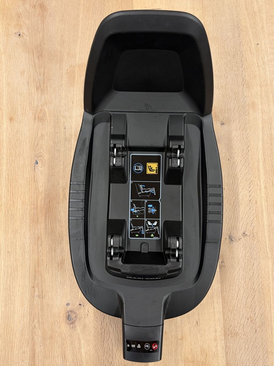 Maxi-Cosi Seggiolini per auto: Isofix Station Maxi Cosi – Usato da Bleienbach venduto da sid88 1