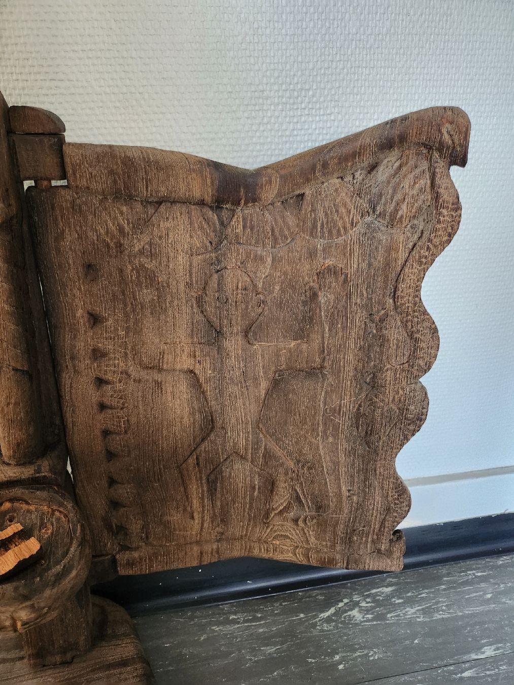 Statuette: Ethno Holzobjekt wohl Indonesien handgeschnitzt antik – Difettoso da Zürich venduto da BAENZERINO 2
