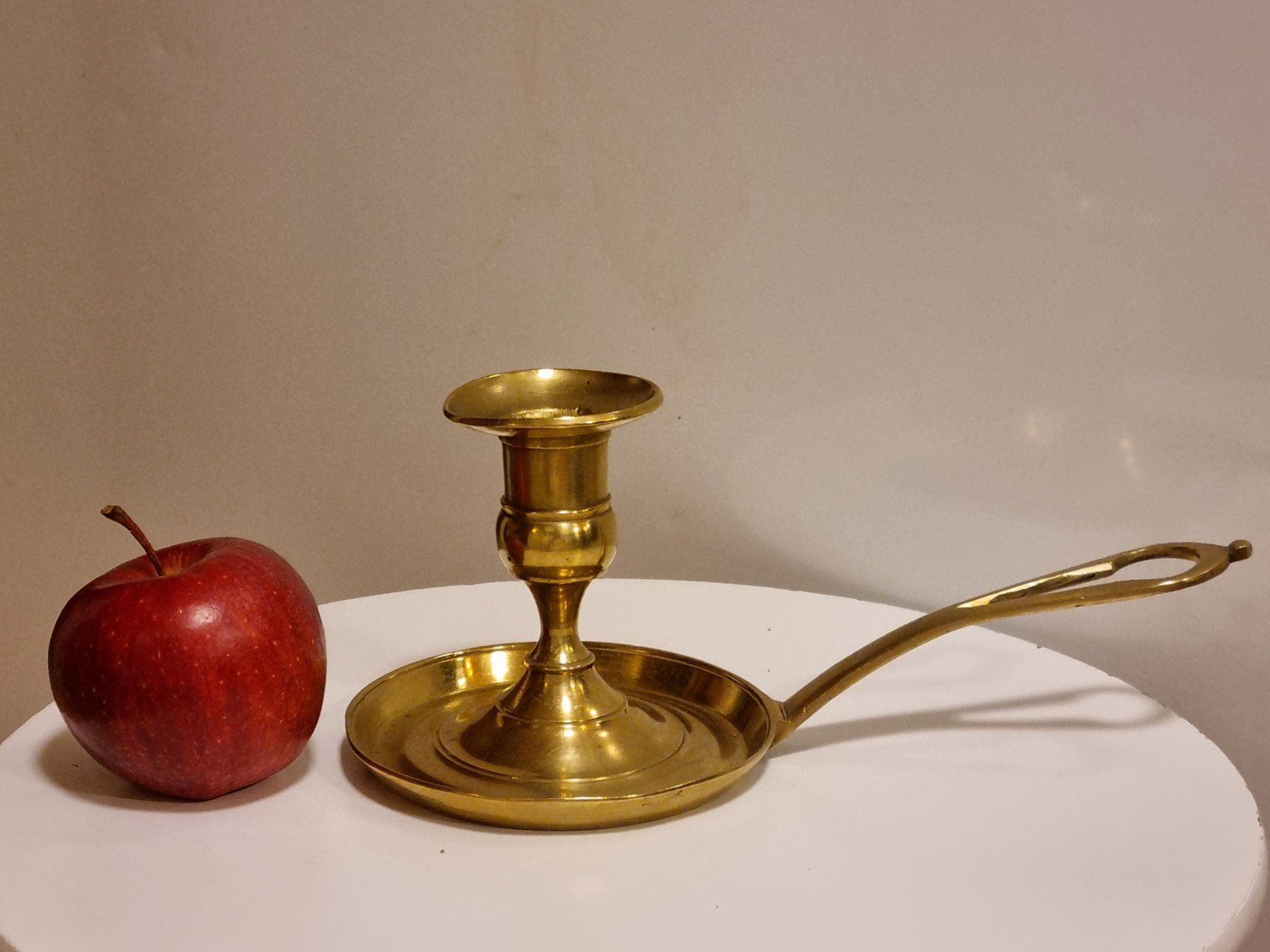 Portacandele: Vintage Messing Kammerleuchter mit Griff – Usato da Scharnachtal venduto da devin03