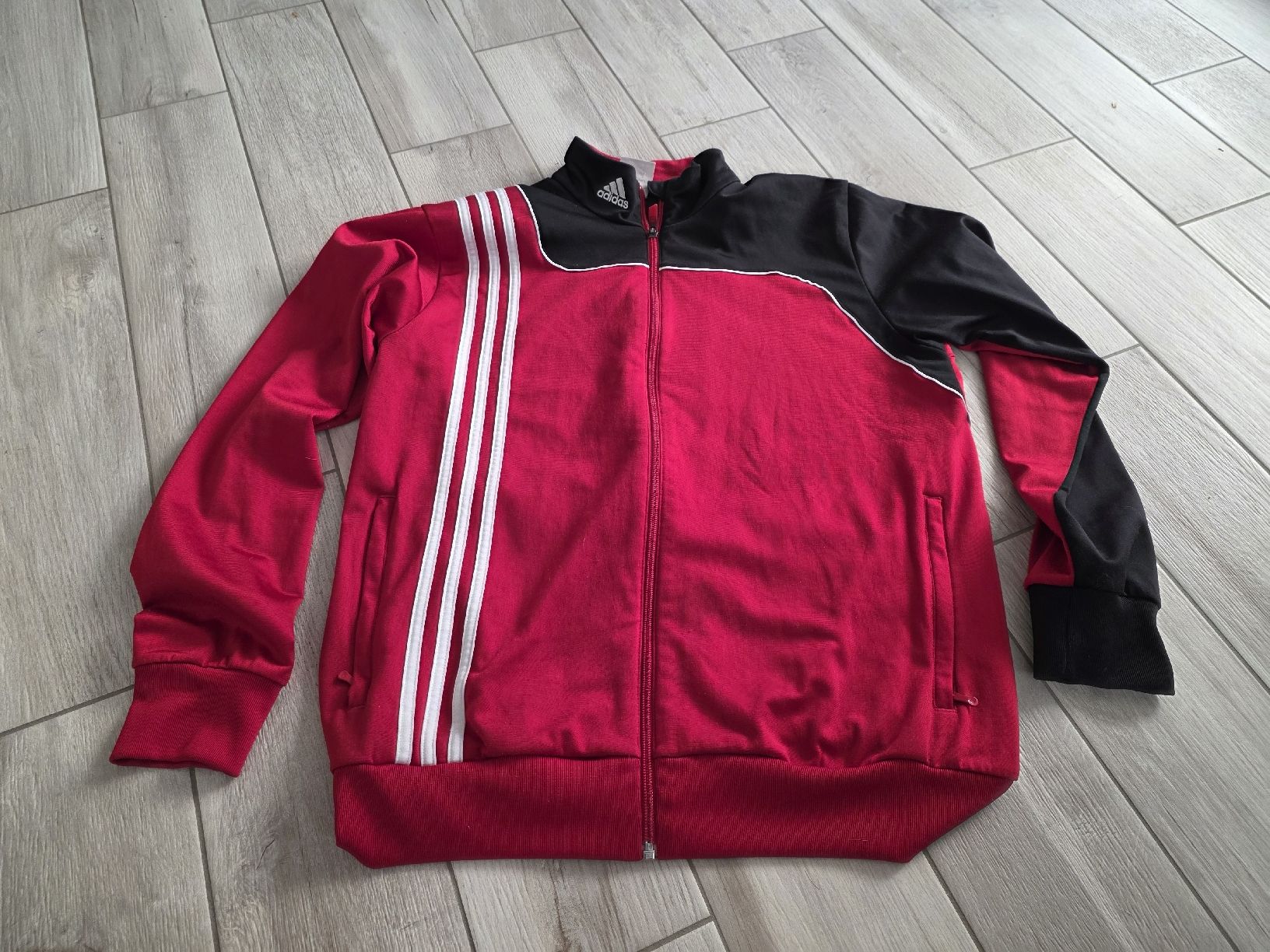 Giacche: Adidas Trainingsjacke rot/schwarz Grösse M  – Usato da Dorf venduto da Echo_Elements 1