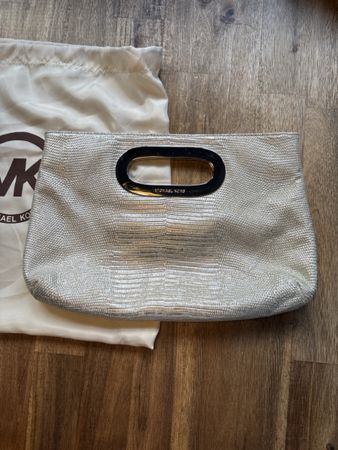 Clutch Michael Kors in silber
