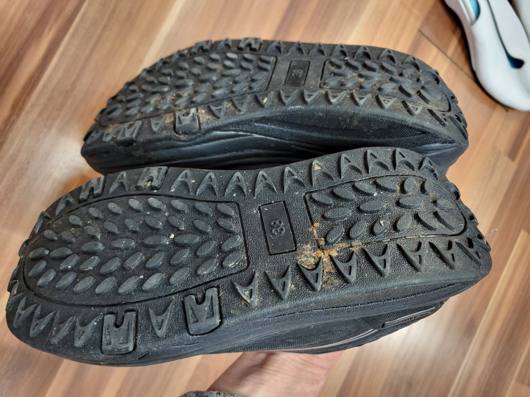 Scarpe da donna: Schuh Walkmaxx Gr 38 B7 – Usato da Schwarzenburg venduto da Flamingo07 1