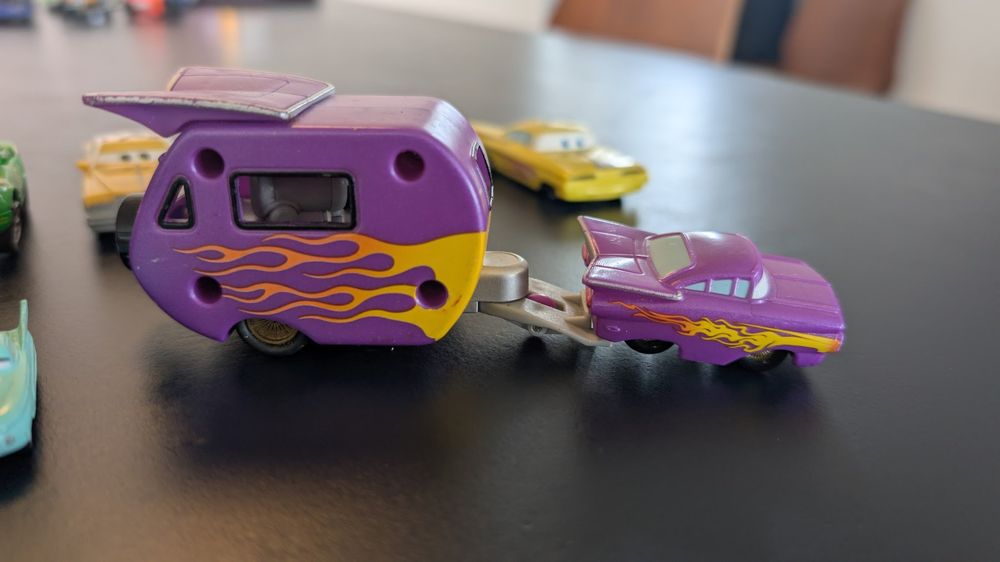 Giocattoli: Cars Figuren Sammlung Fahrzeuge & Helikopter – Usato da Volketswil venduto da Eleth 1