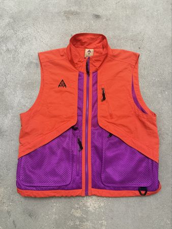 Gilet Nike ACG orange et violet avec poches taille S