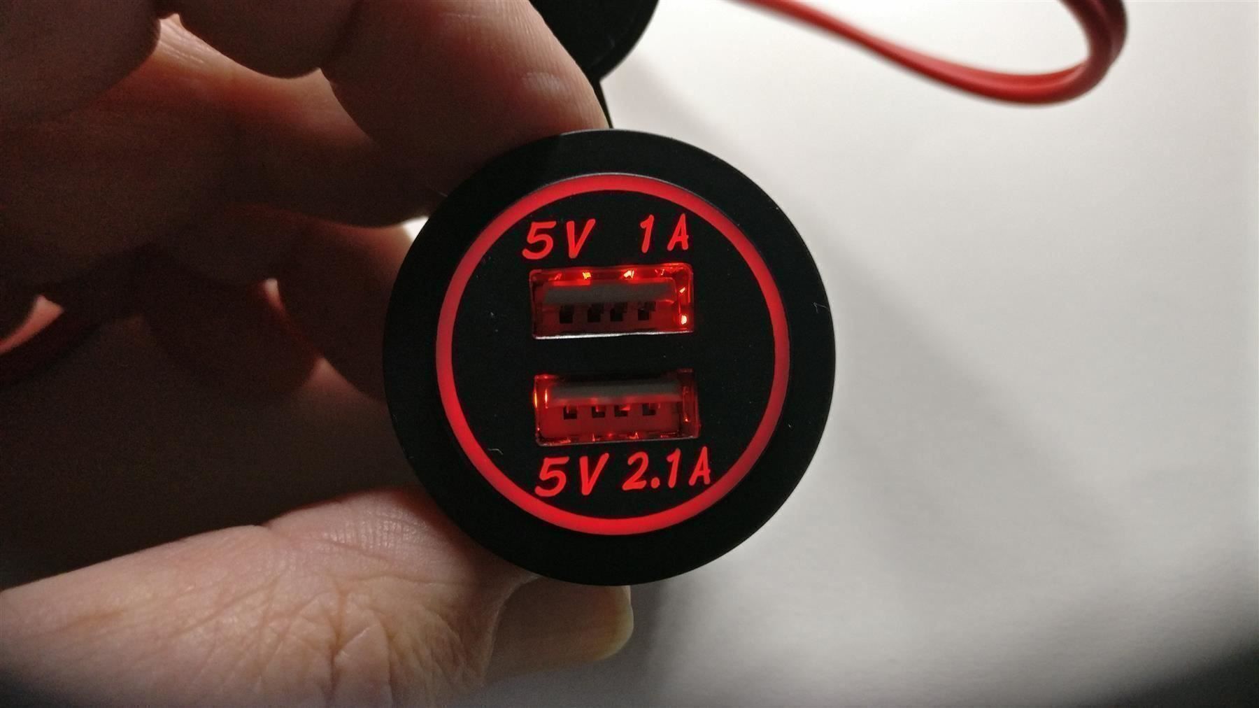 Tutti i ricambio: KFZ - Dual USB-Einbauladebuchse, Rot – Nuovo e nell'imballaggio originale da Wohlen AG venduto da Rianxo 8