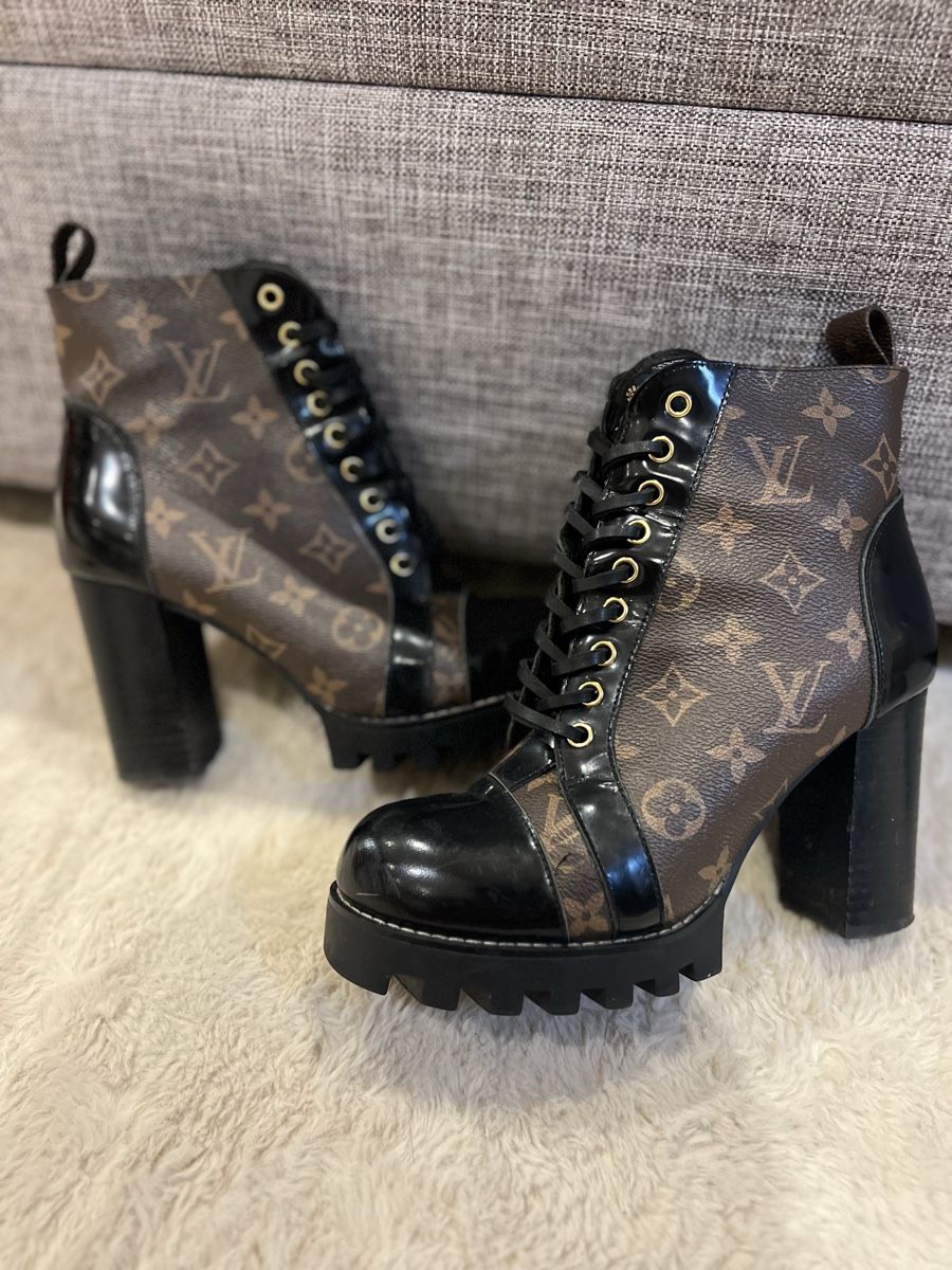Louis Vuitton Chaussures femmes: Louis Vuitton Boots – D'occasion à Herrliberg par yul_5xvl 5