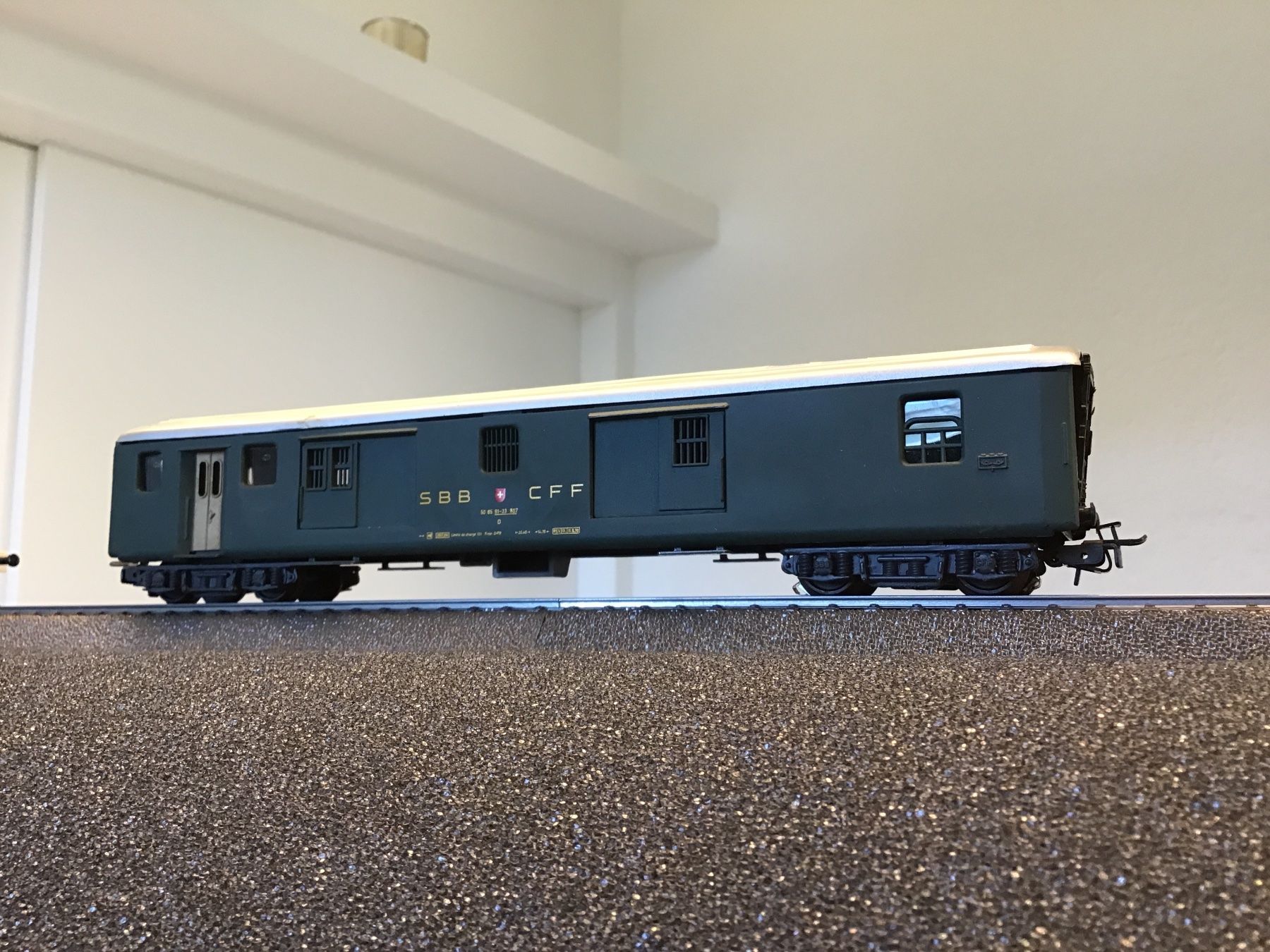 Hag Modellini di ferrovie: HAG 410 GEPÄCKWAGEN H0 WECHSELSTROM – Usato da Männedorf venduto da Modelle-aller-Art