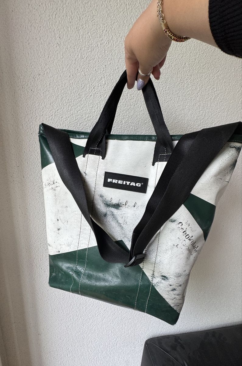 Freitag Borse: Weiss Grüne Freitag Tasche – Usato da Chur venduto da arxi