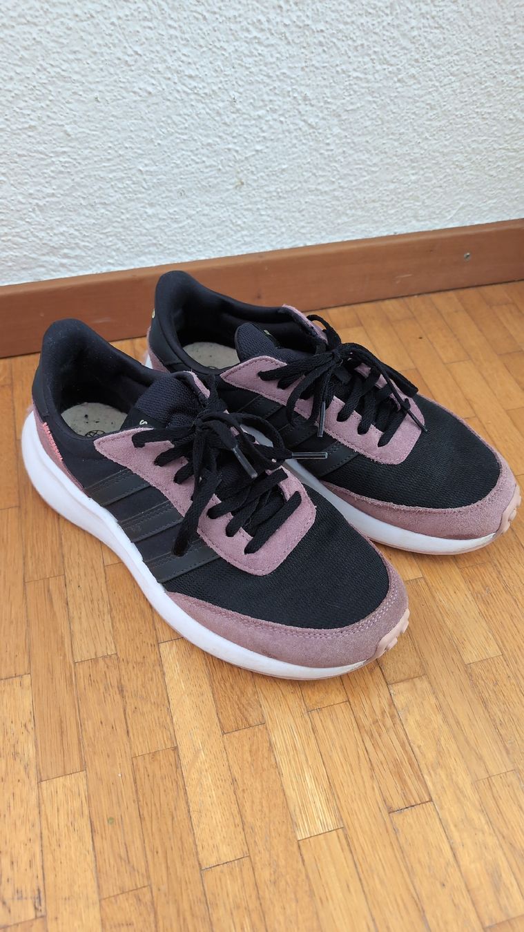 Adidas Scarpe da donna: Adidas Grösse 39 – Usato da Nänikon venduto da emmalagom