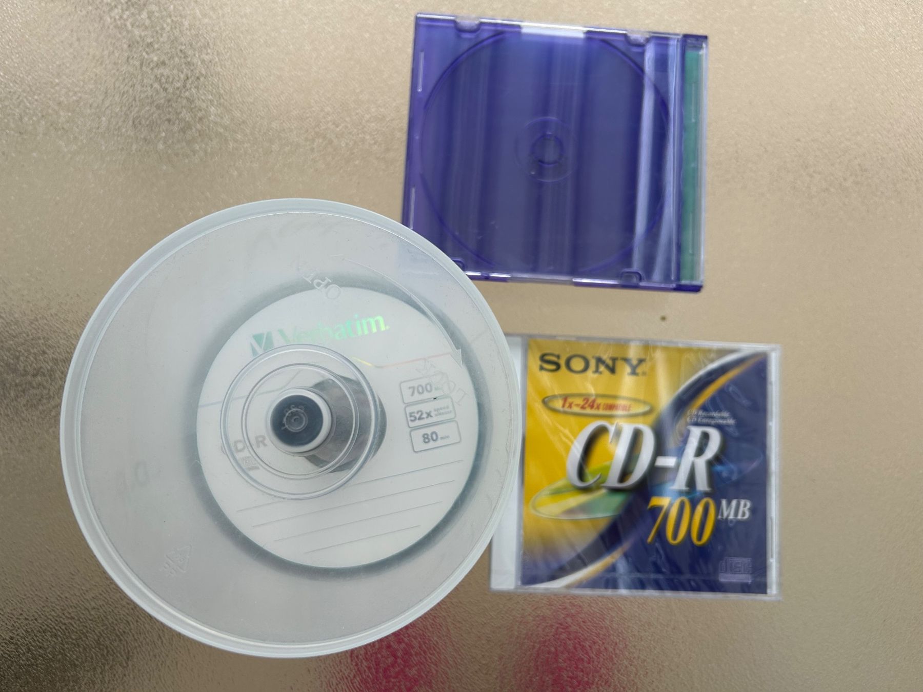 CD & DVD vergini: 35 CD-R Rohlinge SONY & Verbatim 700MB – Nuovo (secondo la descrizione) da Mörigen venduto da Knopf63