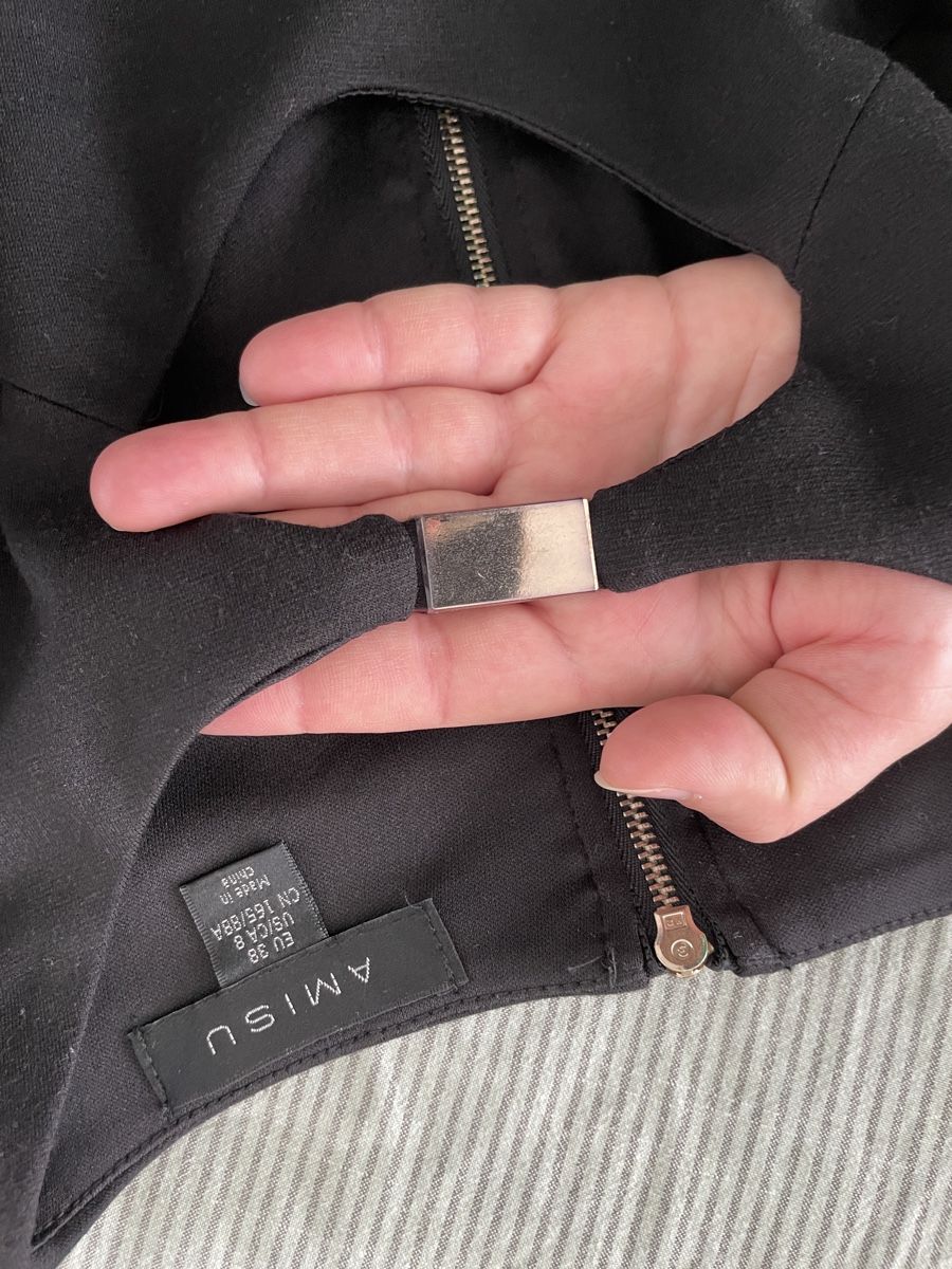 Kleider: Schickes Kleid mit goldenen Details – Gebraucht aus Zürich von sof_cbh8 4