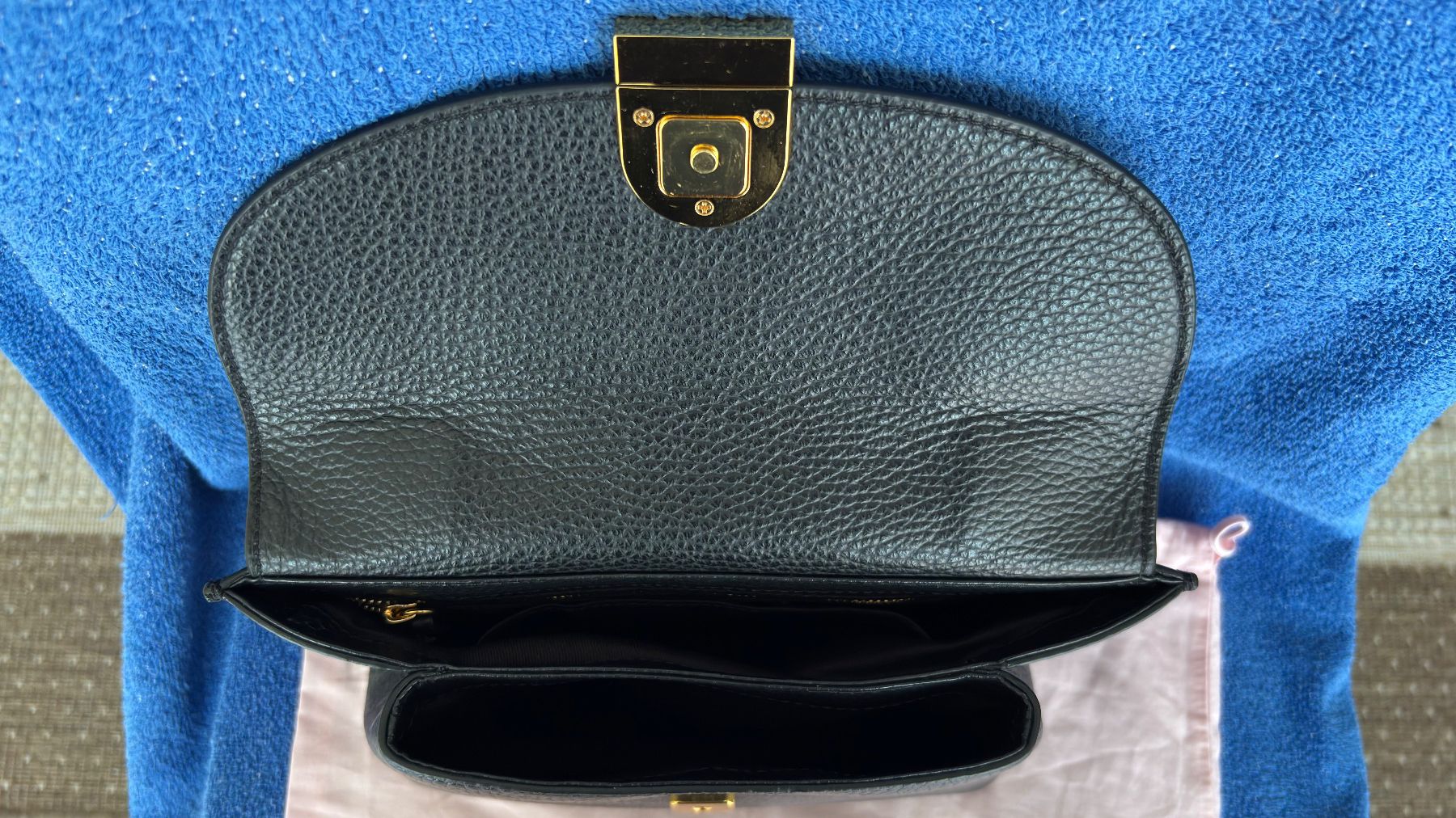 Coccinelle Borse da donna: Original Coccinelle Tasche – Usato da Dietikon venduto da zol_98hy 4