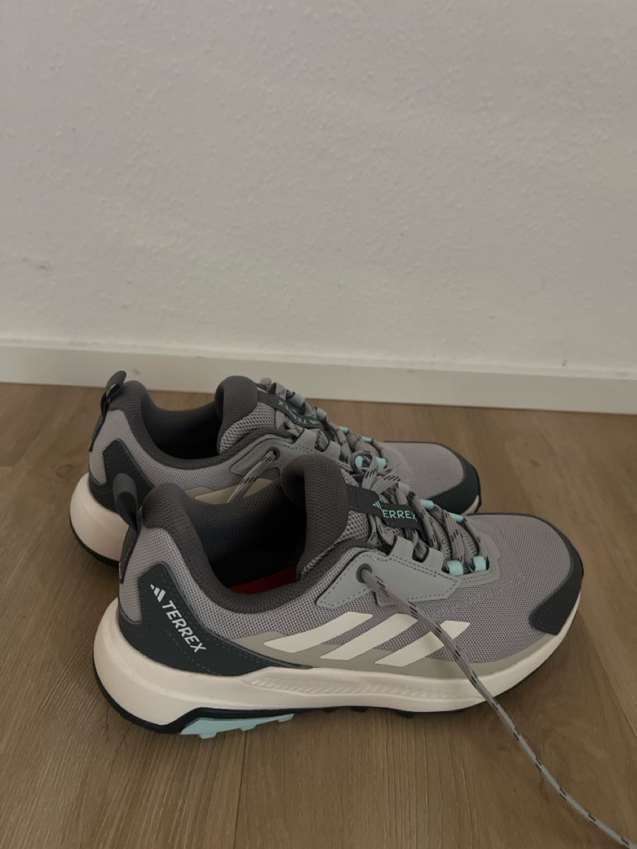Adidas Chaussures femmes: Adidas Terrex Hikingschuh – Neuf (Voir description) à Volketswil par jasmin.p2