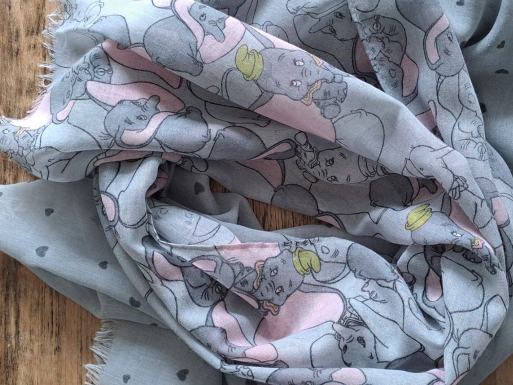 Disney x Codello, 190 x 70cm / Dumbo-Schal, wie neu! (Gebraucht) in ...