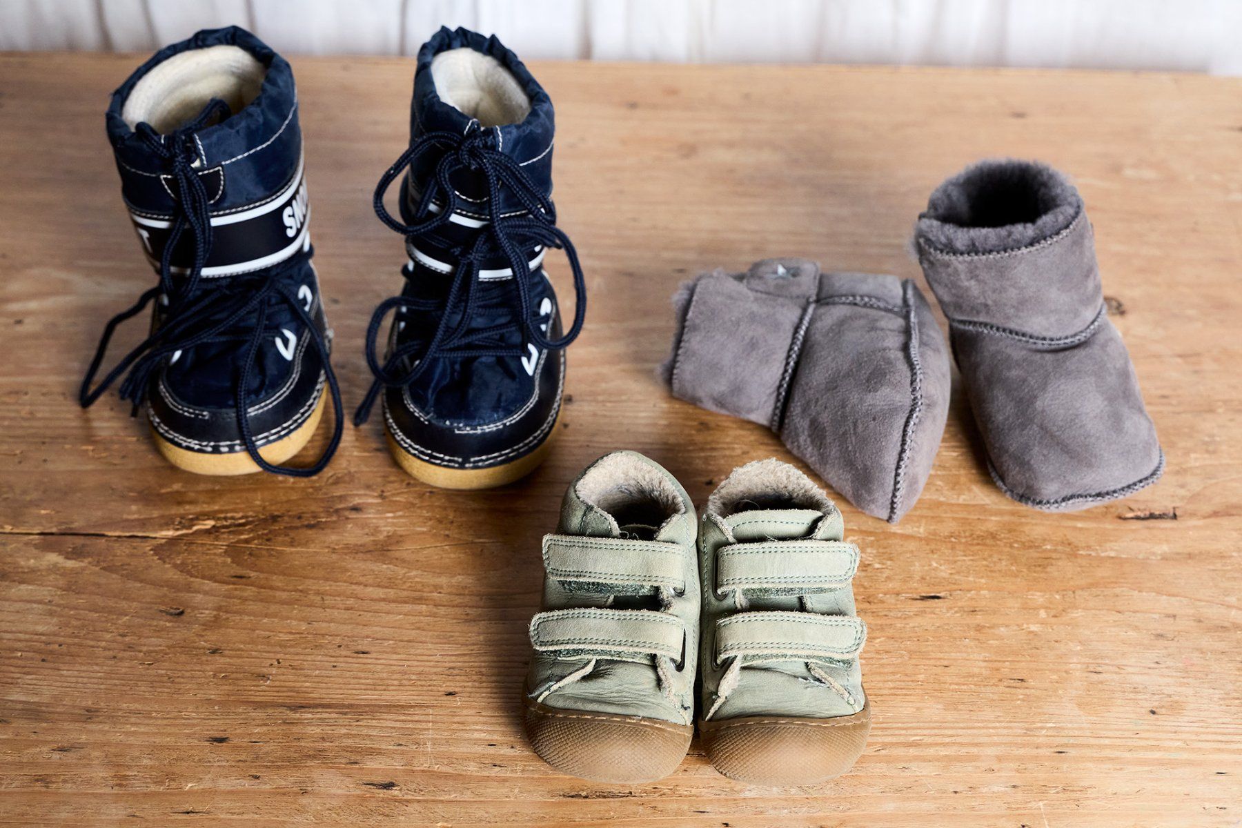 Scarpe per ragazzi: Schuhpaket Gr. 23 – Usato da Ennetbürgen venduto da JWBT