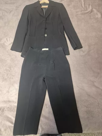  Schwarzer Damen Blazer mit Hose.Marke Max Mara