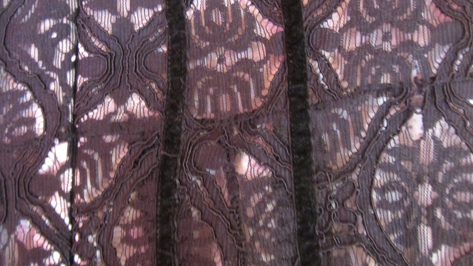Kleider: Robe noire avec dessous rose poudré 40 – Gebraucht aus Oberried FR von berg04 4