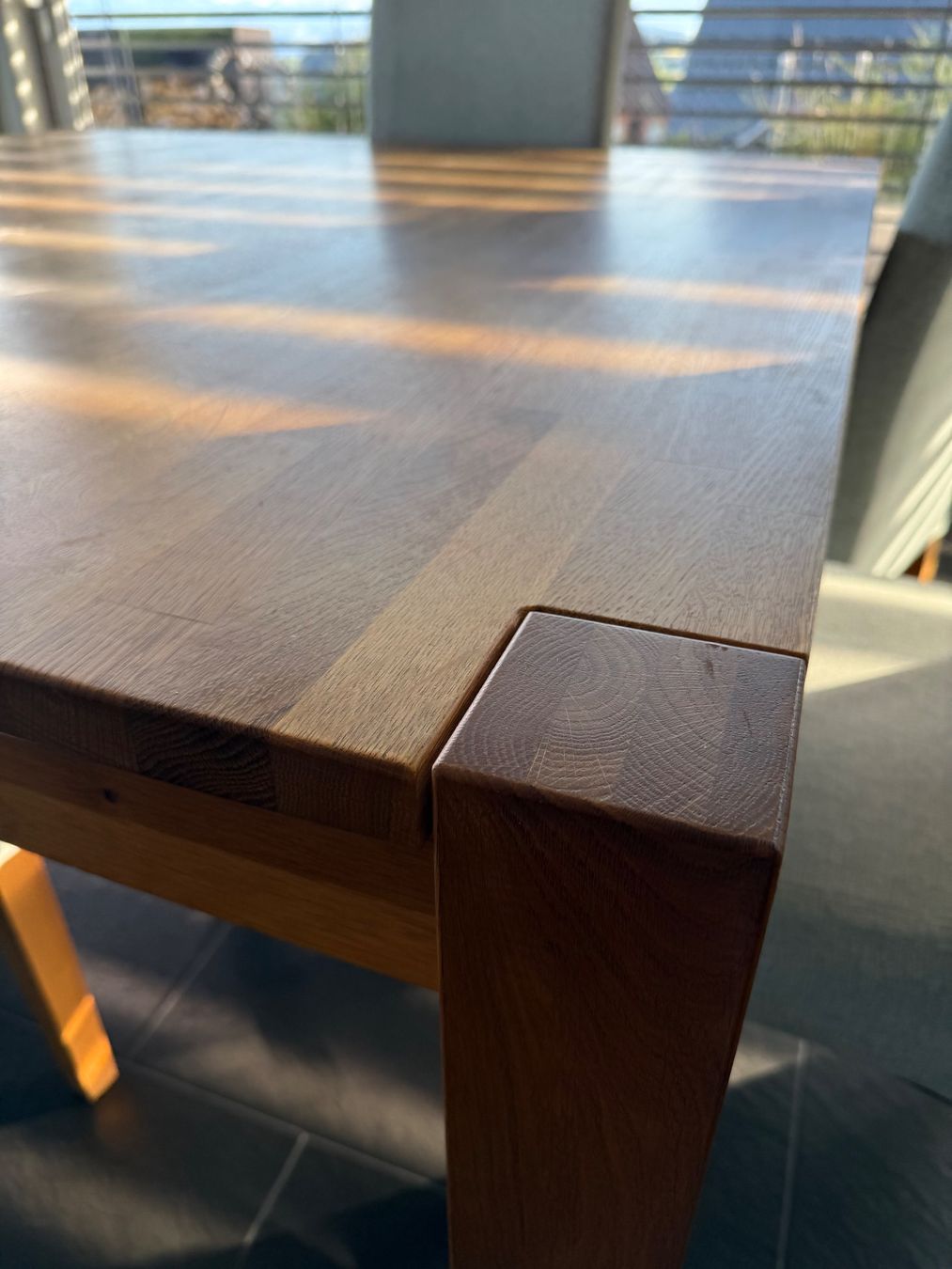Tavoli: Eichentisch mit oder ohne Stühle. 150x150cm – Usato da Utzigen venduto da Flipsi79 1