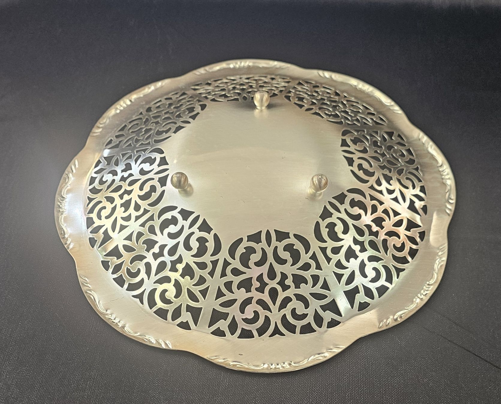 Ciotole: Silberne Schale mit Durchbruchmuster, Durchmesser 24 cm – Usato da Wangen b. Olten venduto da ErikaK06 3