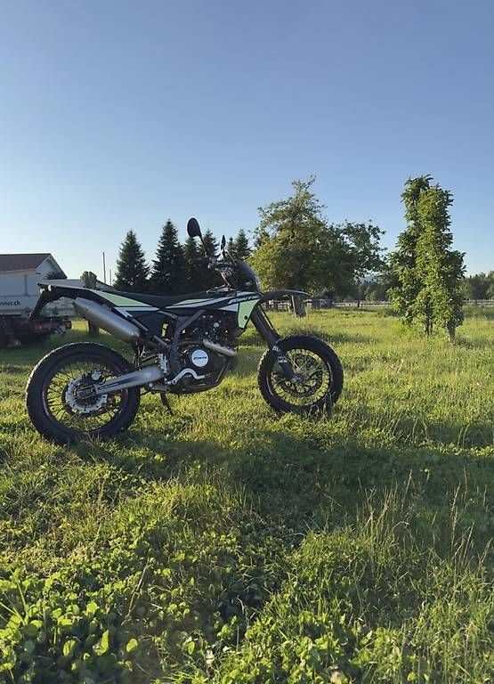 Strada: Fantic Xmf 125 – Usato da Schwarzhäusern venduto da nik_xf9j