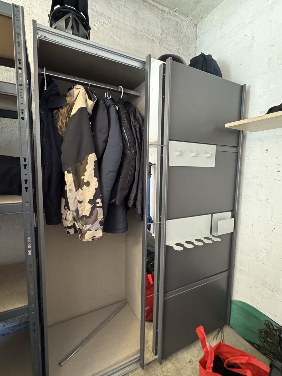 Schränke: Kleierschrank – Gebraucht aus Erlenbach ZH von ale_b75d 2