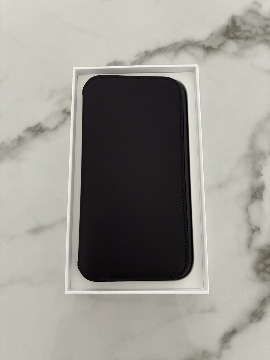 Apple Cover & Protezioni schermo: iPhone 11 Pro Étui folio en cuir violet - Excellent! – Nuovo e nell'imballaggio originale da Nyon venduto da far_f89n 1