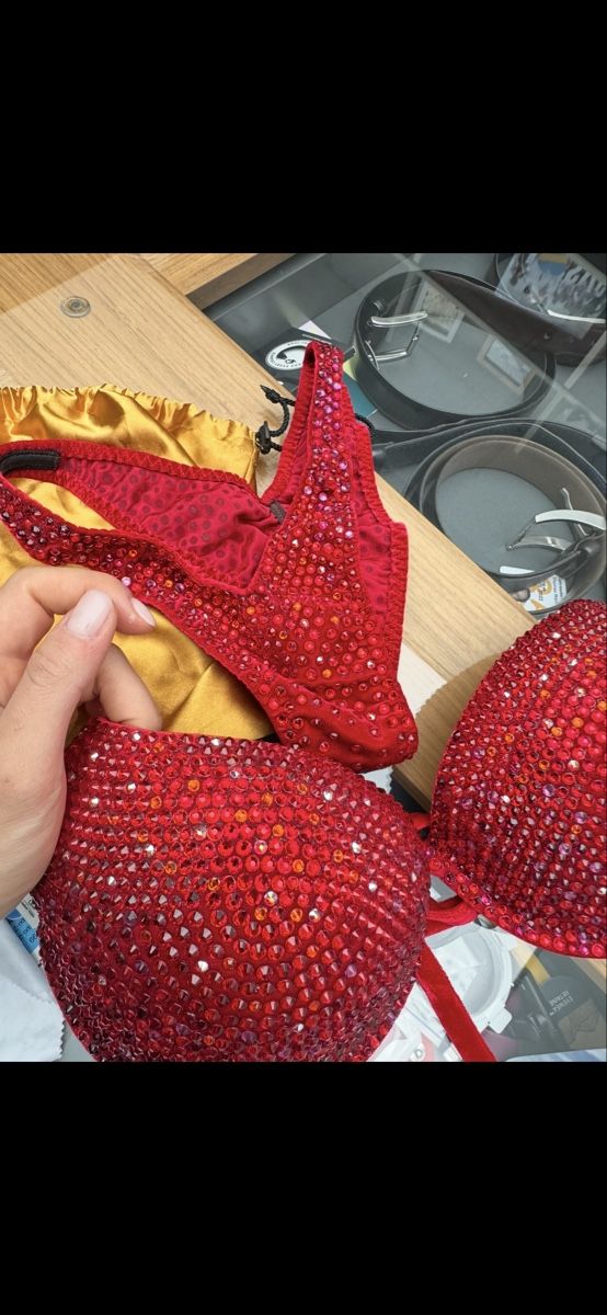 Anzüge & Kostüme: Bikini outfit – Gebraucht aus Winterthur von ksi_d58l 3