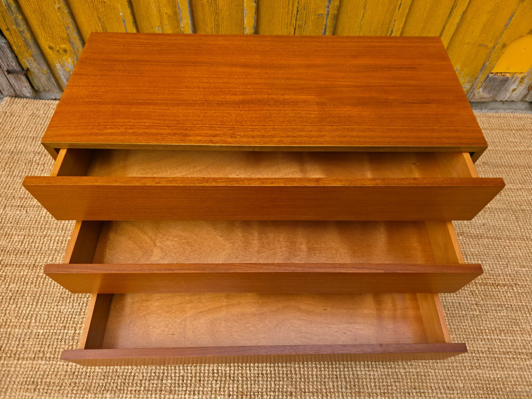 Commodes: Mid Century  Minimalist Sideboard Nussbaum – D'occasion à Haslen AI par Vintagelix 3