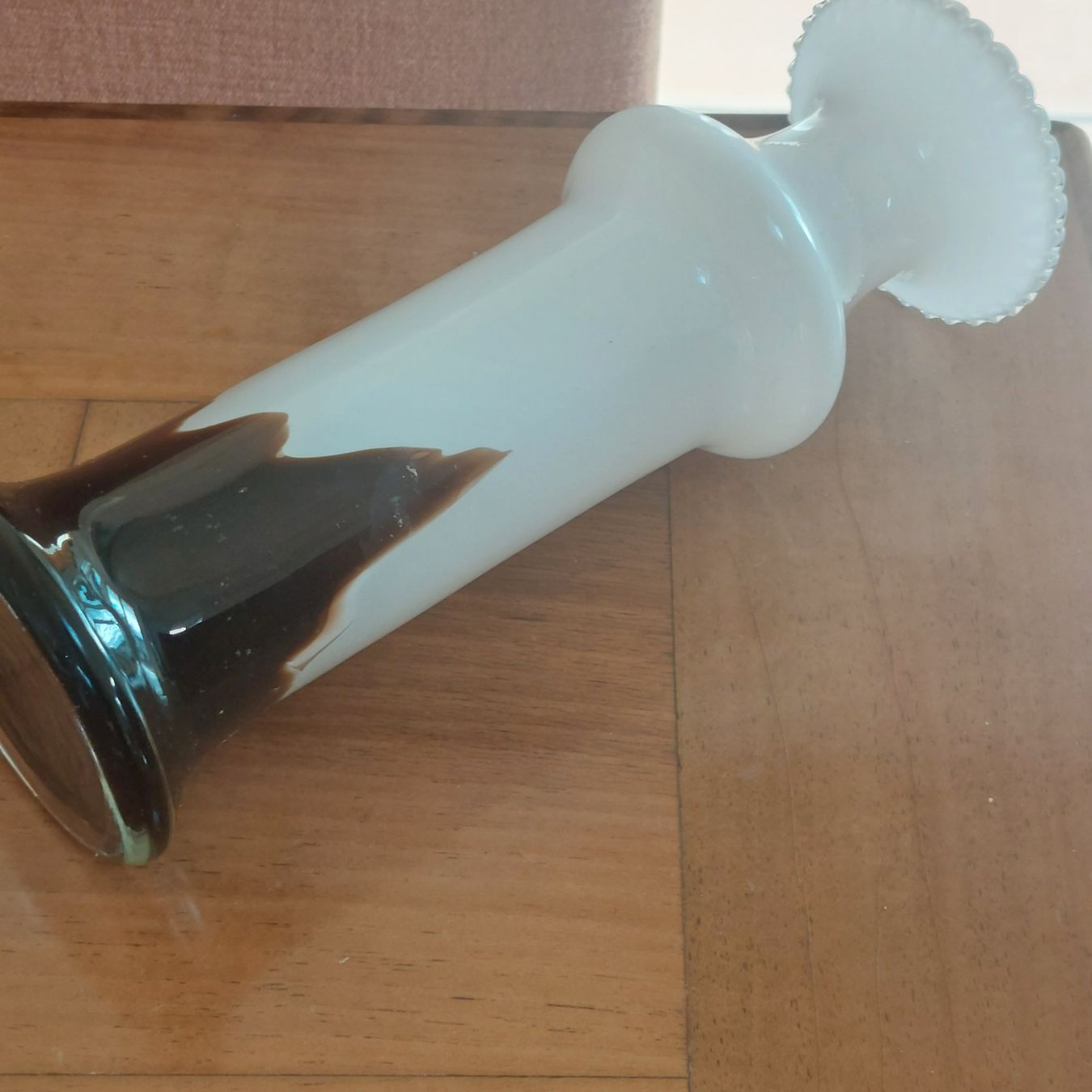 Vasi & Recipienti: Alte Opaline Glasvase weiss -braun – Usato da Hergiswil NW venduto da maiette-23.N 3