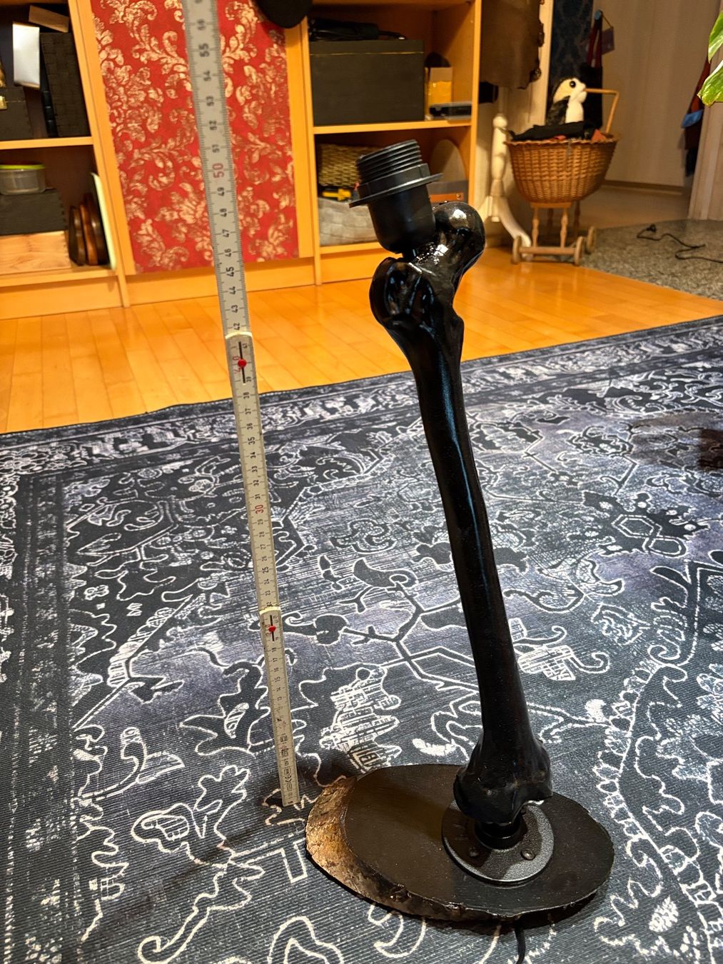 Lampade: Unikat Oberschenkelknochen Skelett Lampe – Nuovo (secondo la descrizione) da Erlinsbach SO venduto da sofieee 4