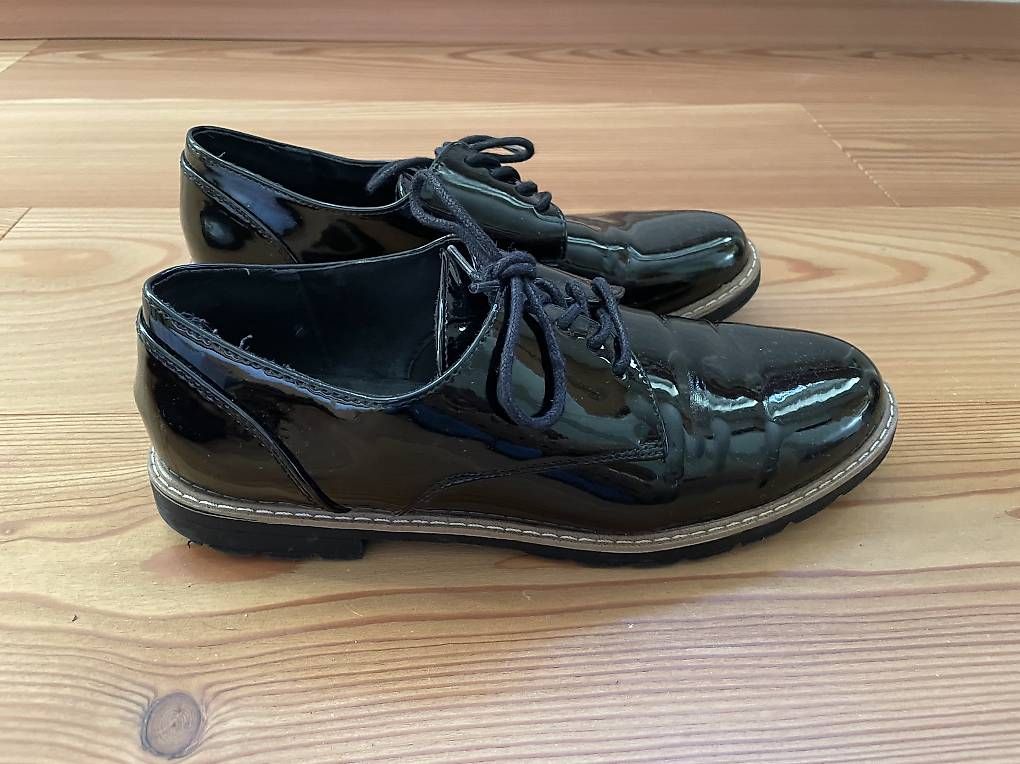 Scarpe da donna: Lackschuhe (Pesaro) – Usato da Ittigen venduto da sel_fm7s