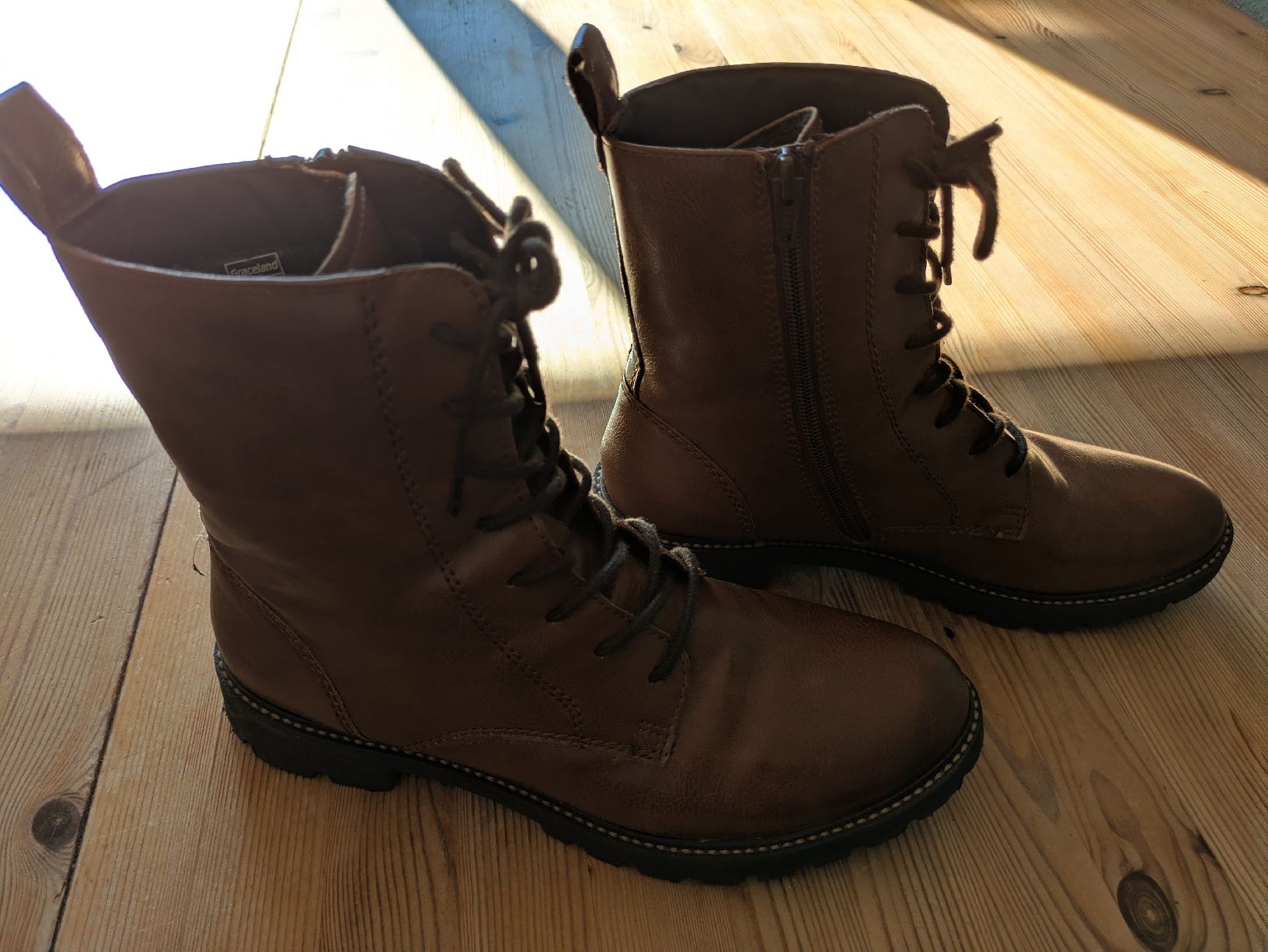Graceland Chaussures femmes: Schürrstiefelette Graceland 40 – D'occasion à Burgdorf par Mikewalther 2