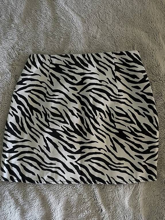 Shein Röcke: Zebra Minirock S – Gebraucht aus Zürich von mar_5gpw 1