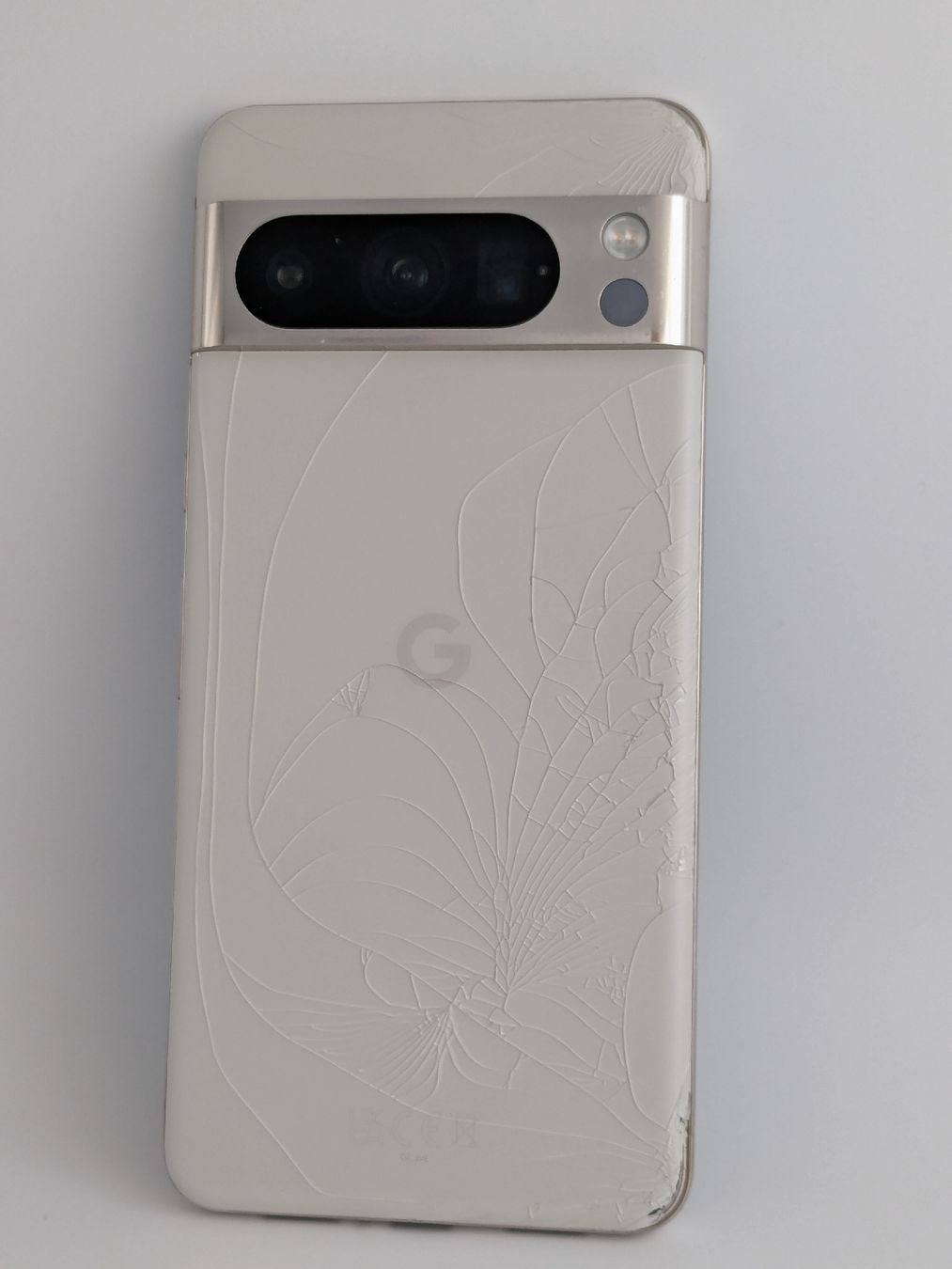 Google Portables: Google Pixel 8 Pro mobile 256GB damaged back screen scratche – D'occasion à Grenchen par gabifp 3